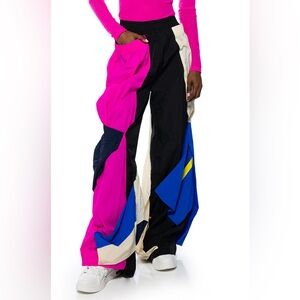 AKIRA Women’s Tianna Colorblock Joggers Windbreaker Pants Bold Streetwear Medium